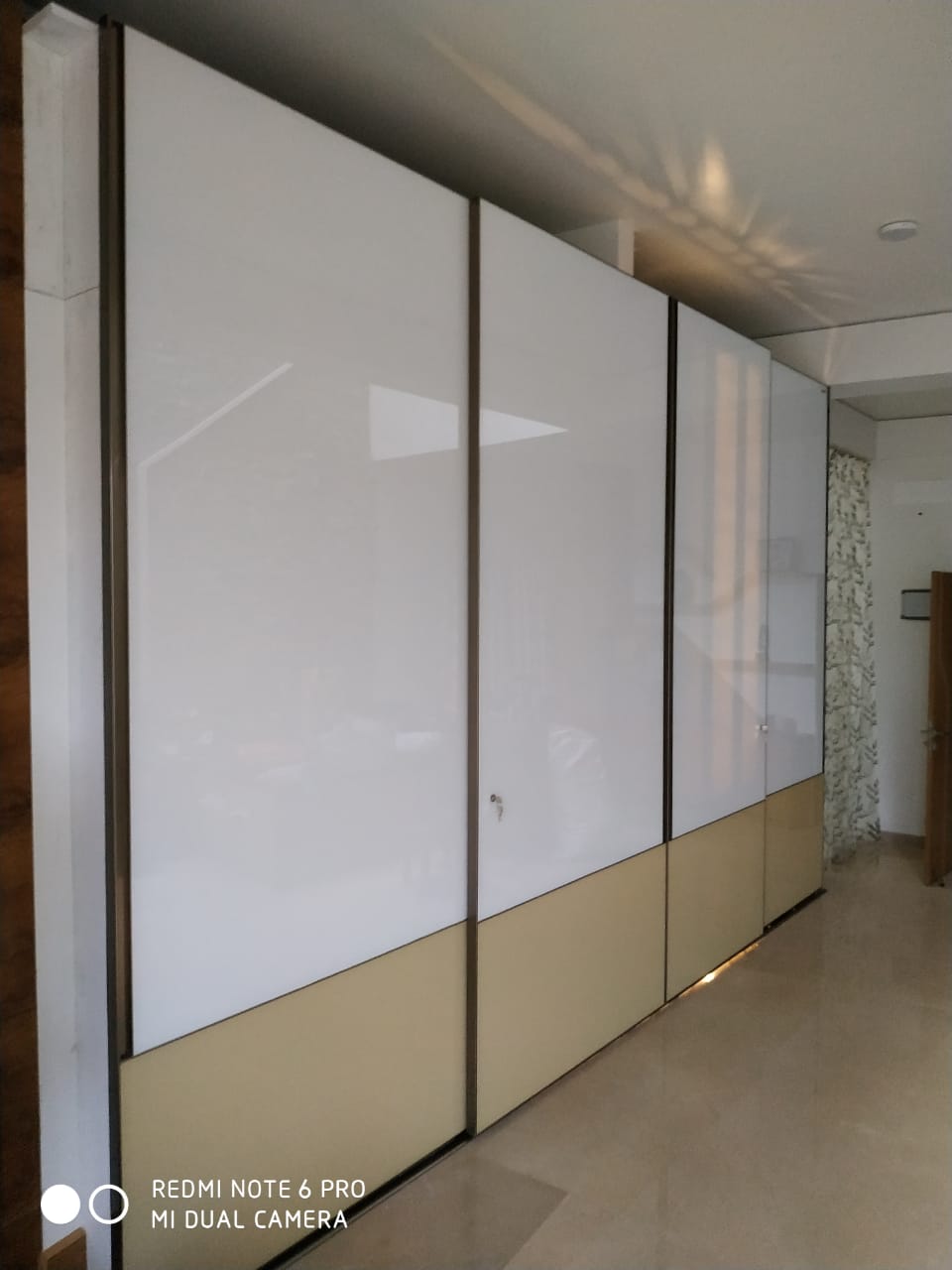 cheapest-low-price-lacquer-glass-wardrobe-designs-in-gurgaon-gurugram-best-lacquer-glass-dealers-manufacturers-in-gurgaon-india